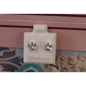 Beautiful 1 Ct. Princess Cut Sim Diamond Stud Earrings~925 Sterling Silver